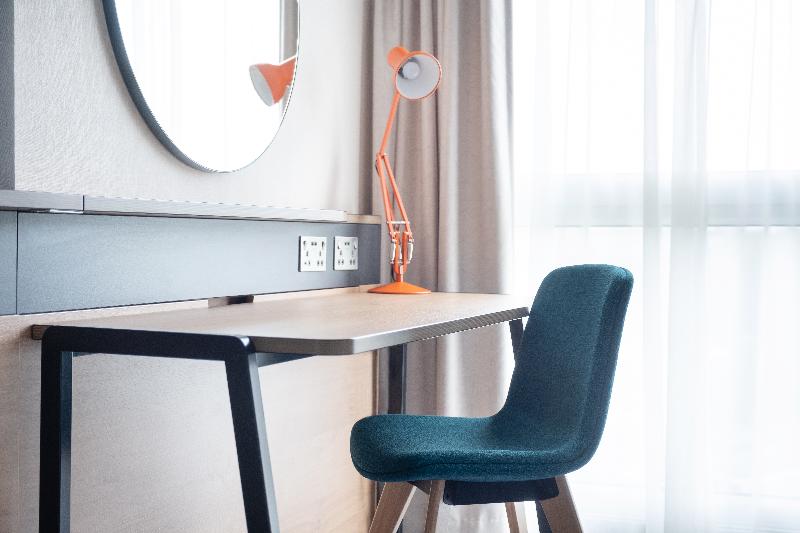 Holiday Inn London - Gatwick Airport image