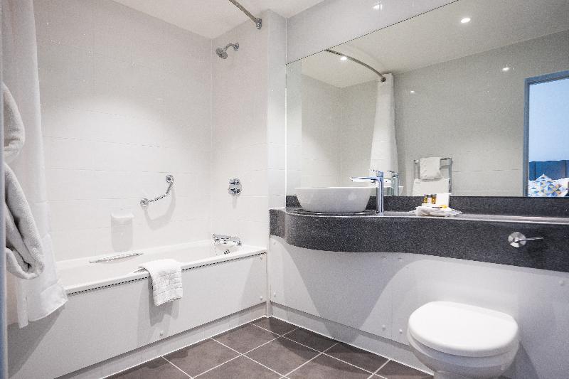 Holiday Inn London - Gatwick Airport image