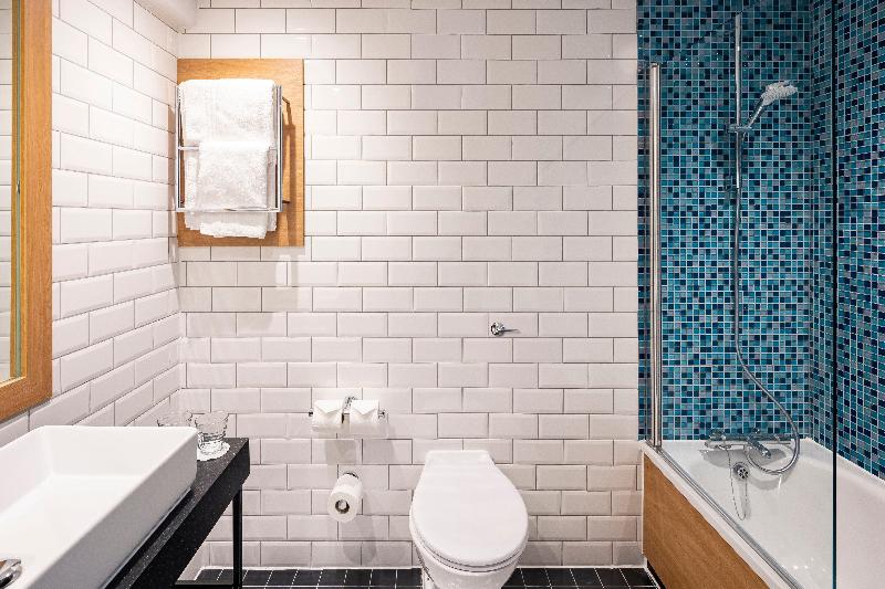 Holiday Inn London - Gatwick Airport image