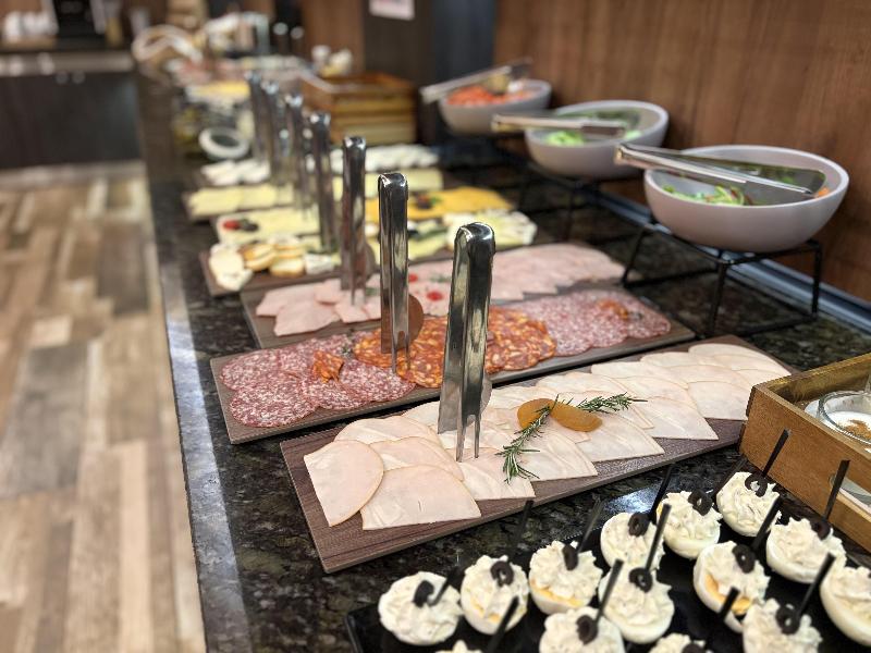 Golden Tulip Varna image