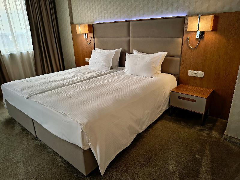 Golden Tulip Varna image