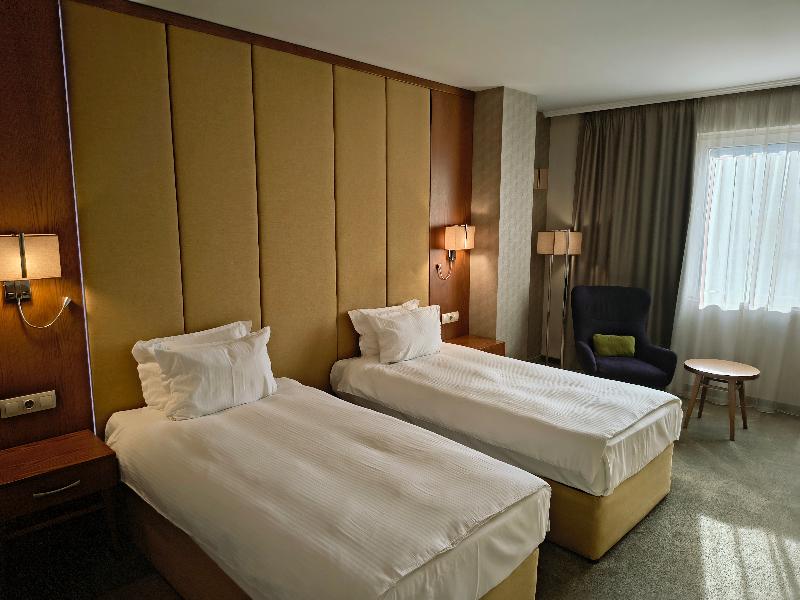 Golden Tulip Varna image