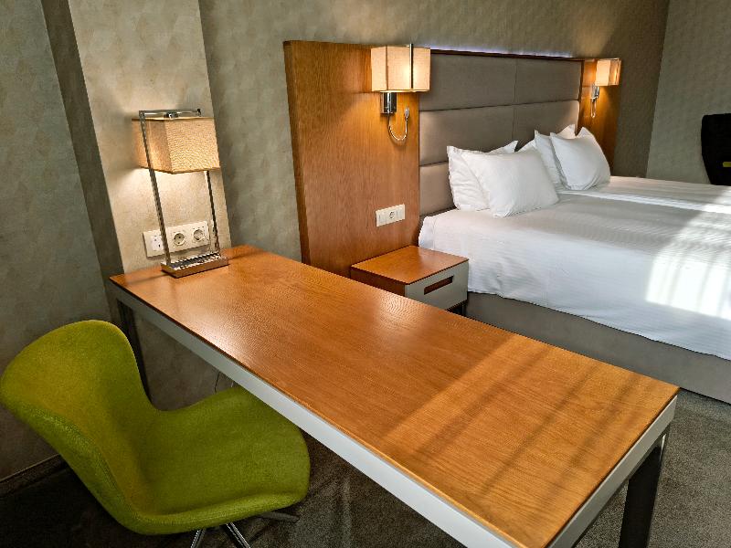 Golden Tulip Varna image