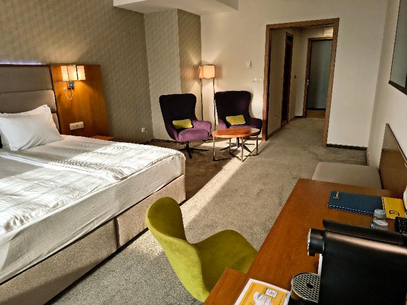 Golden Tulip Varna image