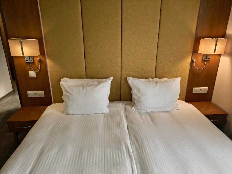 Golden Tulip Varna image