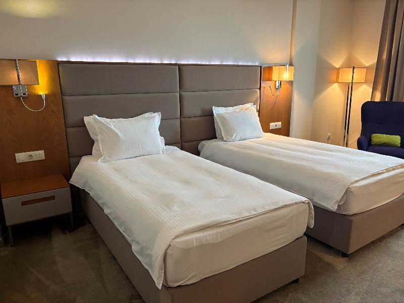 Golden Tulip Varna Hotel image