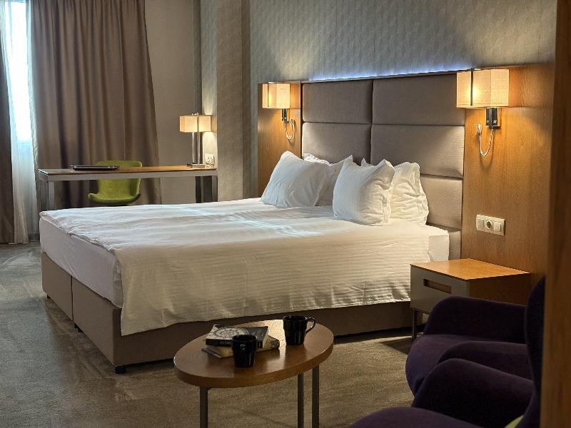 Golden Tulip Varna Hotel image
