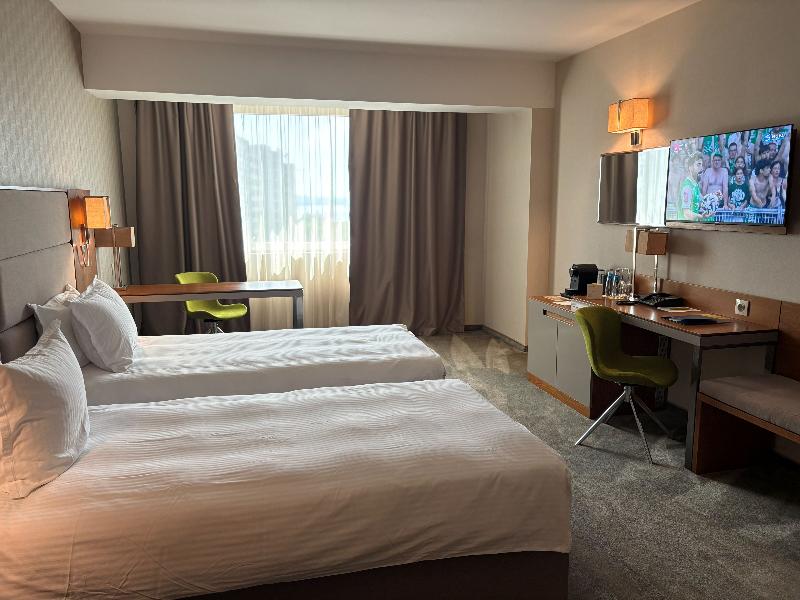 Golden Tulip Varna Hotel image
