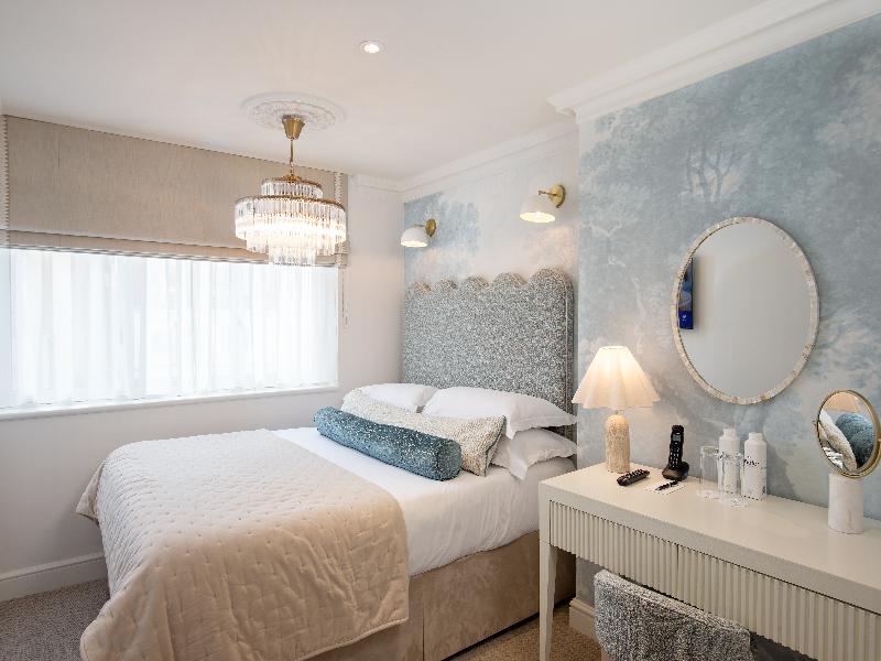 The Capital Hotel, Apartments  & Townhouse image