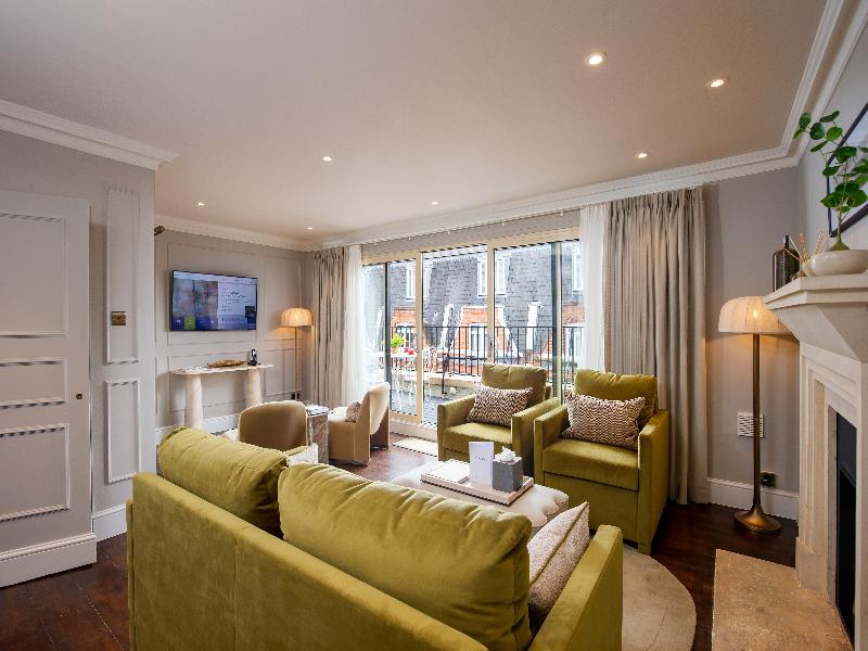 The Capital Hotel, Apartments  & Townhouse image