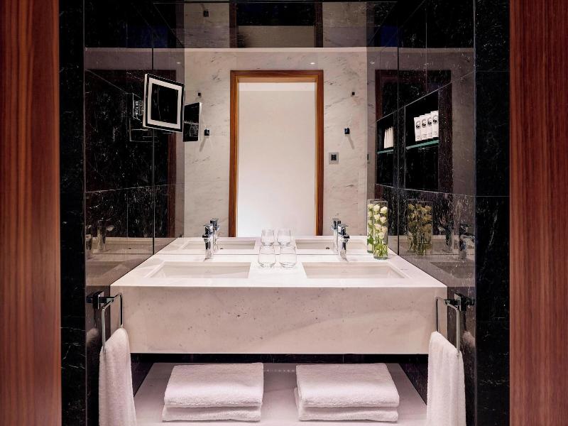 Parklane, a Luxury Collection Resort & Spa image
