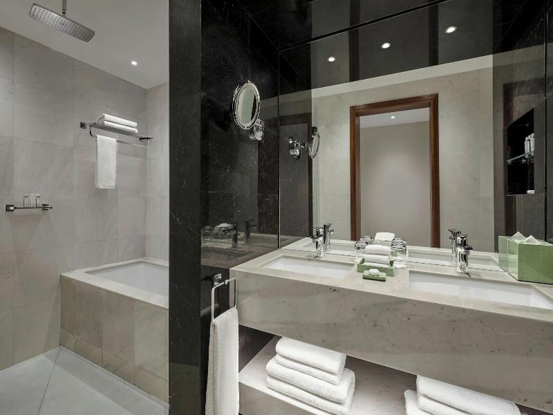 Parklane, a Luxury Collection Resort & Spa image