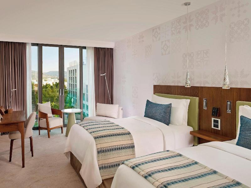 Parklane, a Luxury Collection Resort & Spa image
