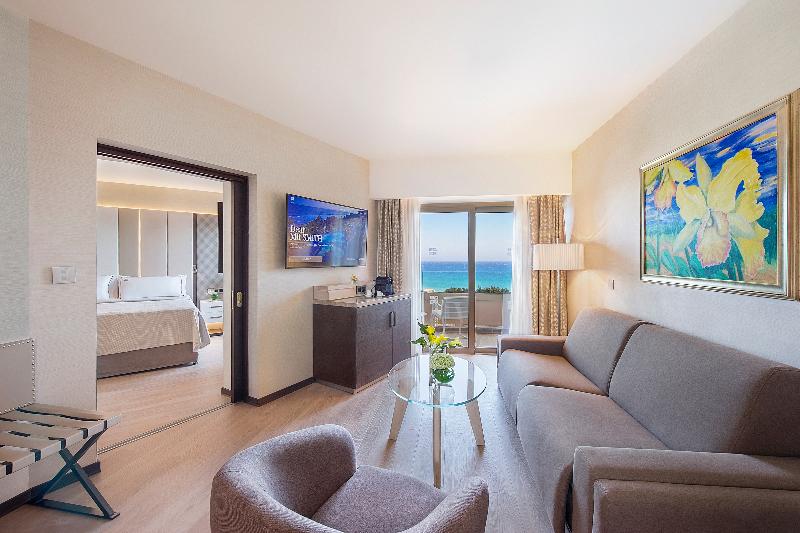 Four Seasons Hotel image