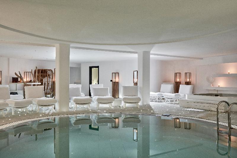 Royal Myconian - Leading Hotels of the World