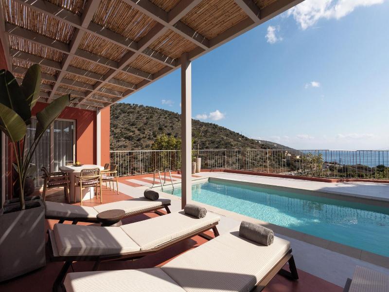 Pleiades Luxurious Villas