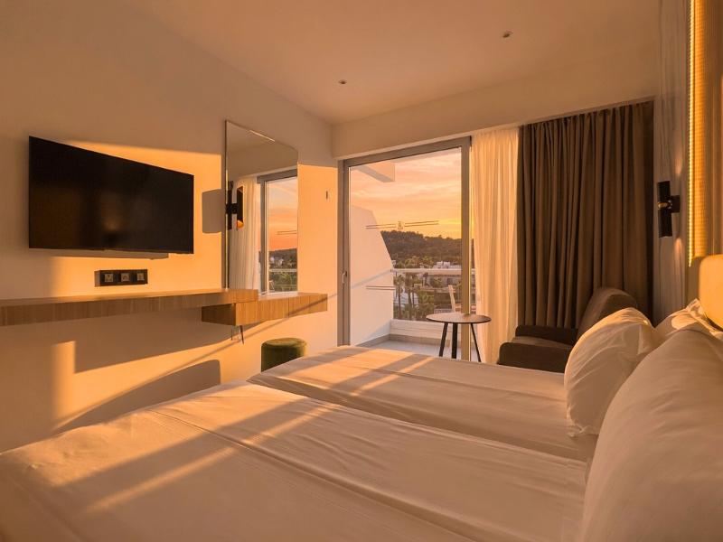 Cavo Maris Beach Hotel image