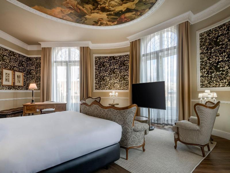 AC Hotel Palacio del Retiro Autograph Collection image