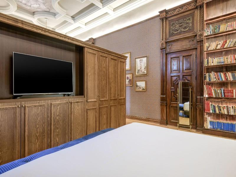 AC Hotel Palacio del Retiro Autograph Collection image