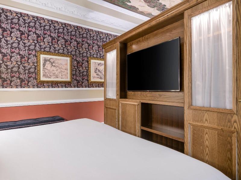 AC Hotel Palacio del Retiro Autograph Collection image