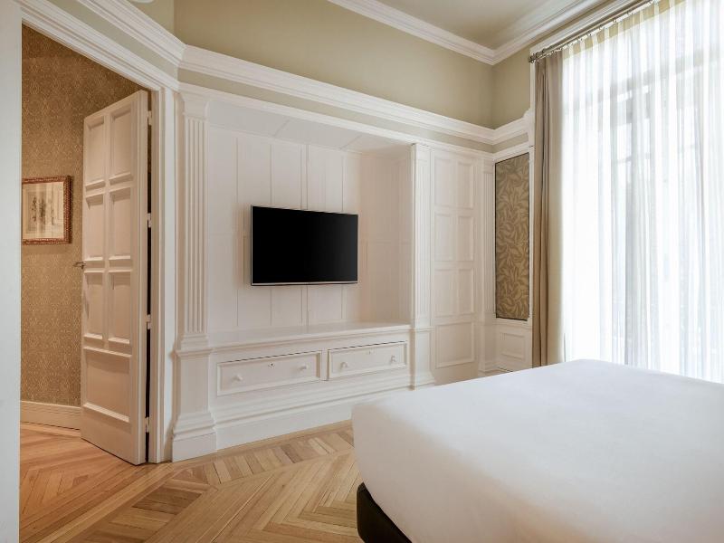 AC Hotel Palacio del Retiro Autograph Collection image