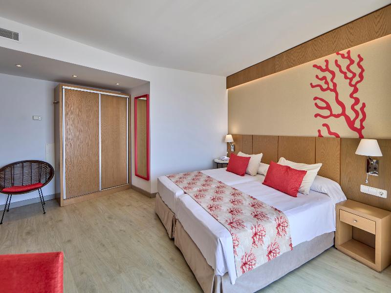 Universal Hotel Perla  image