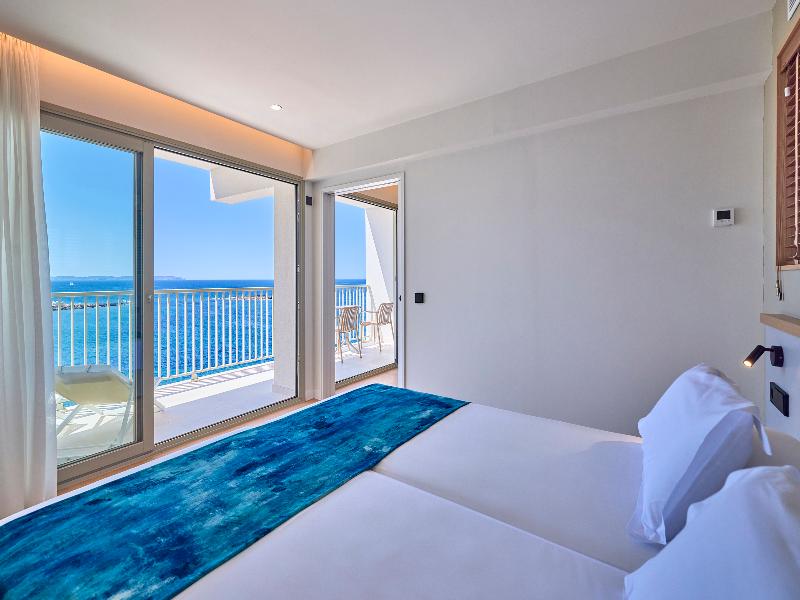 Universal Hotel Romantica image