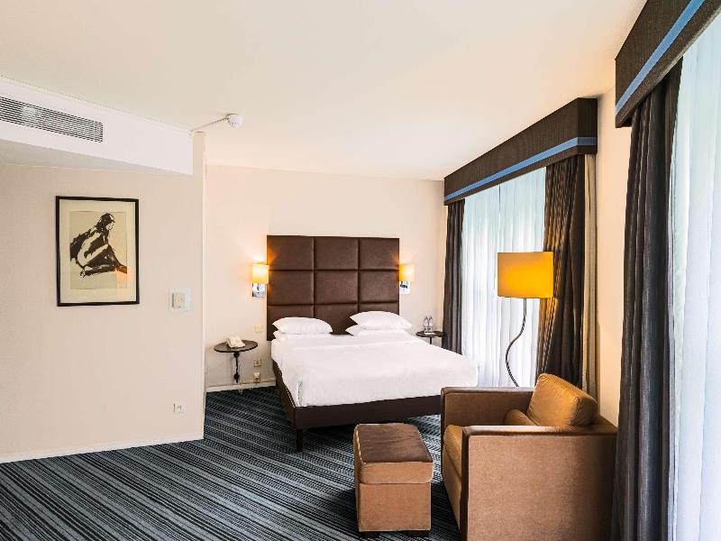 Van der Valk Hotel Paris CDG Airport image