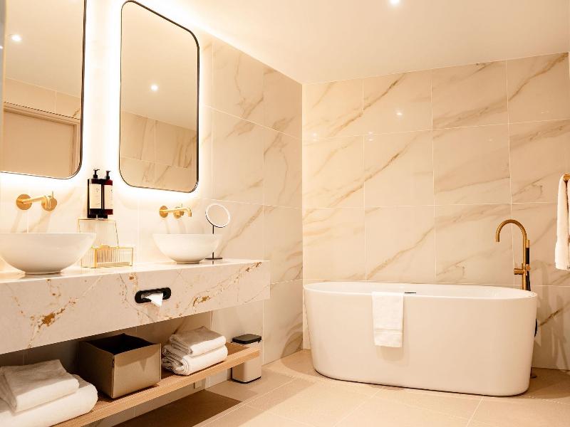 Van der Valk Hotel Paris CDG Airport image