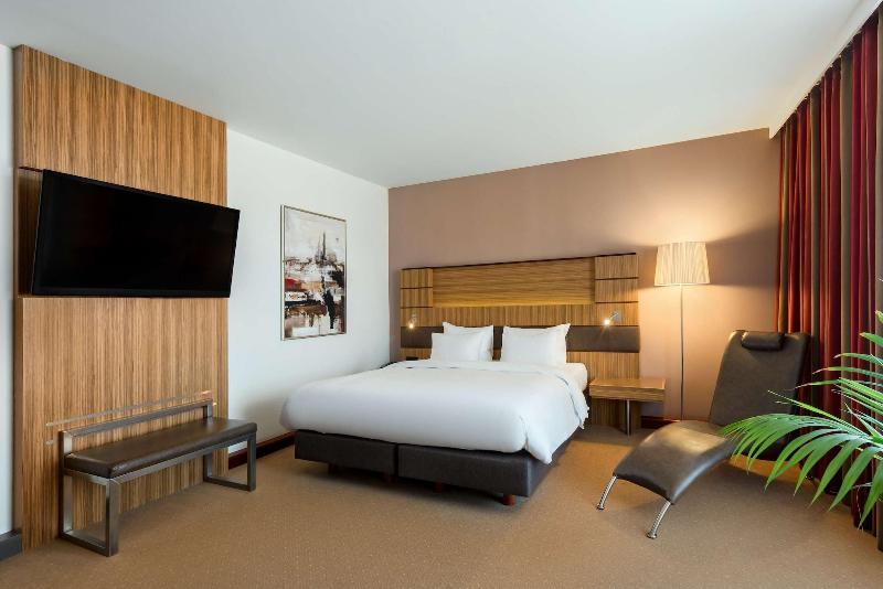 Radisson Blu Hotel Krakow image