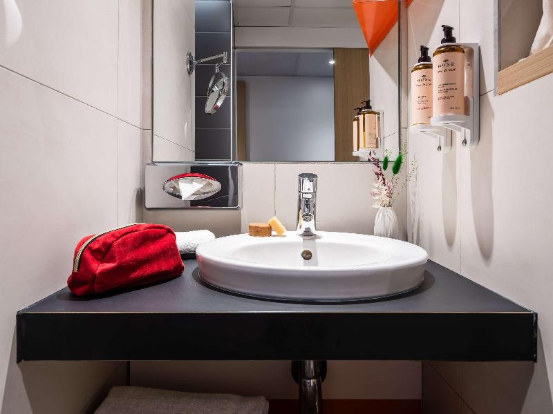 Mercure Paris Gare De Lyon Tgv Hotel image