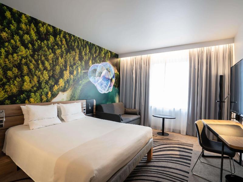Novotel Vilnius Centre image