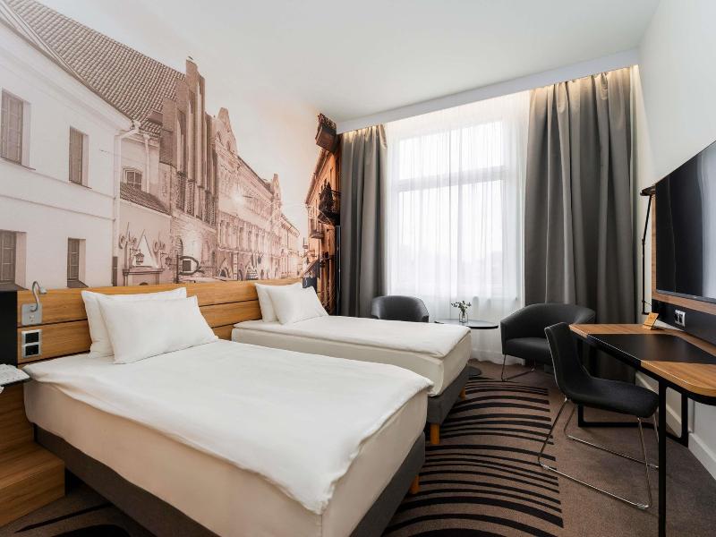 Novotel Vilnius Centre image