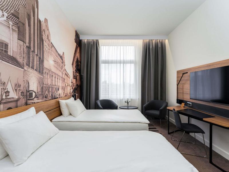 Novotel Vilnius Centre image