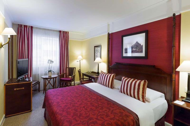 Kipling Manotel