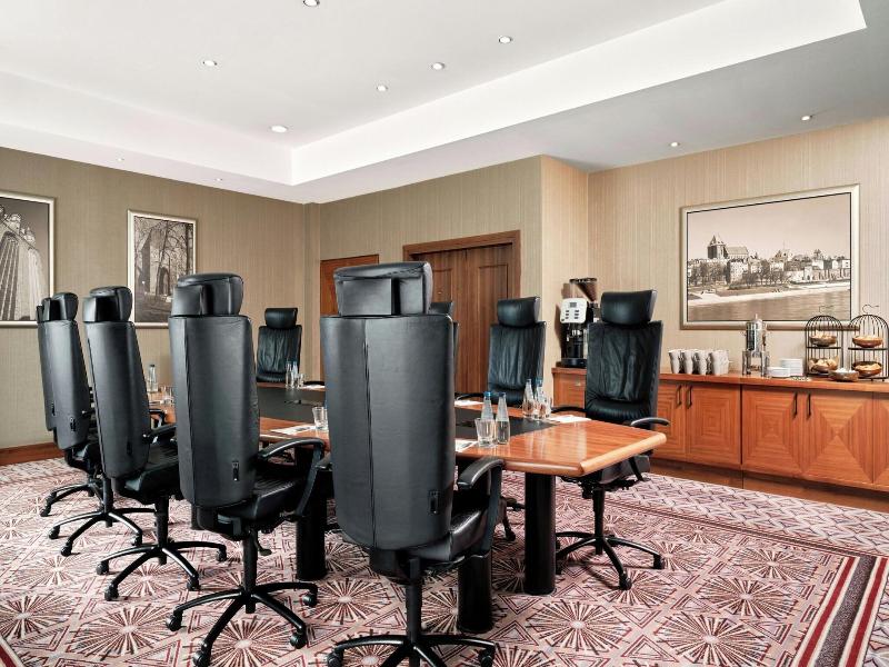 Sheraton Grand Krakow image