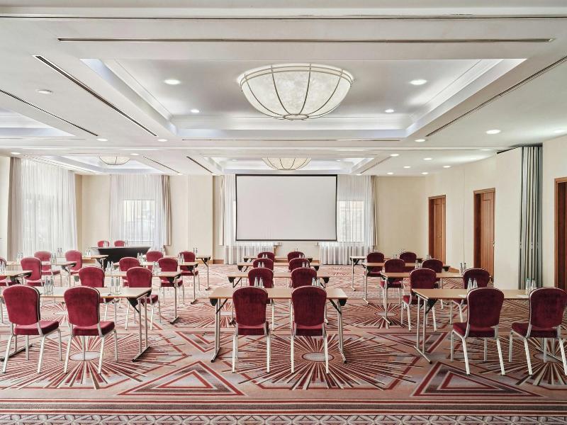 Sheraton Grand Krakow image