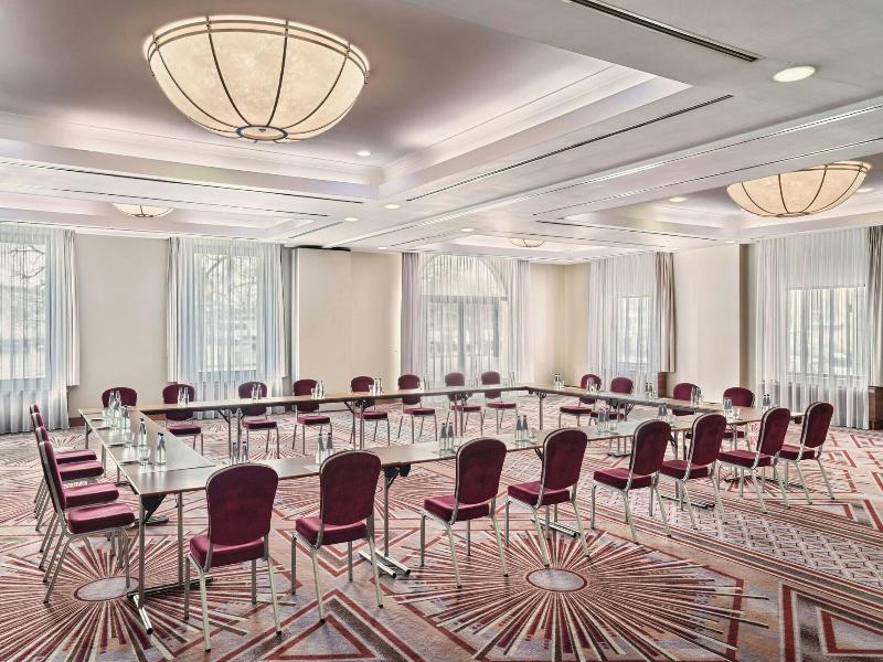 Sheraton Grand Krakow image