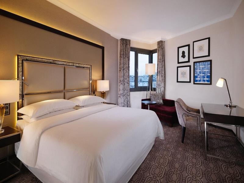 Sheraton Grand Krakow image