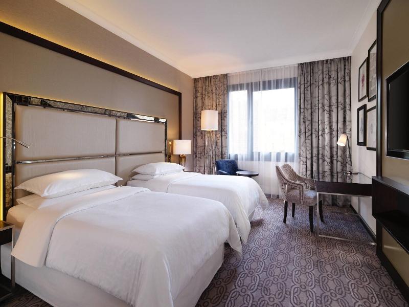 Sheraton Grand Krakow image