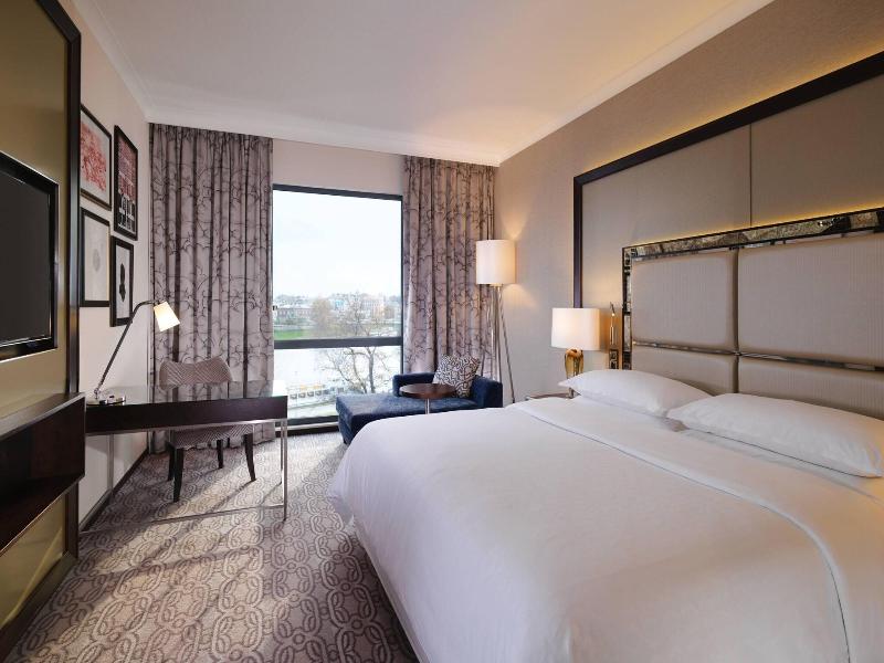 Sheraton Grand Krakow image