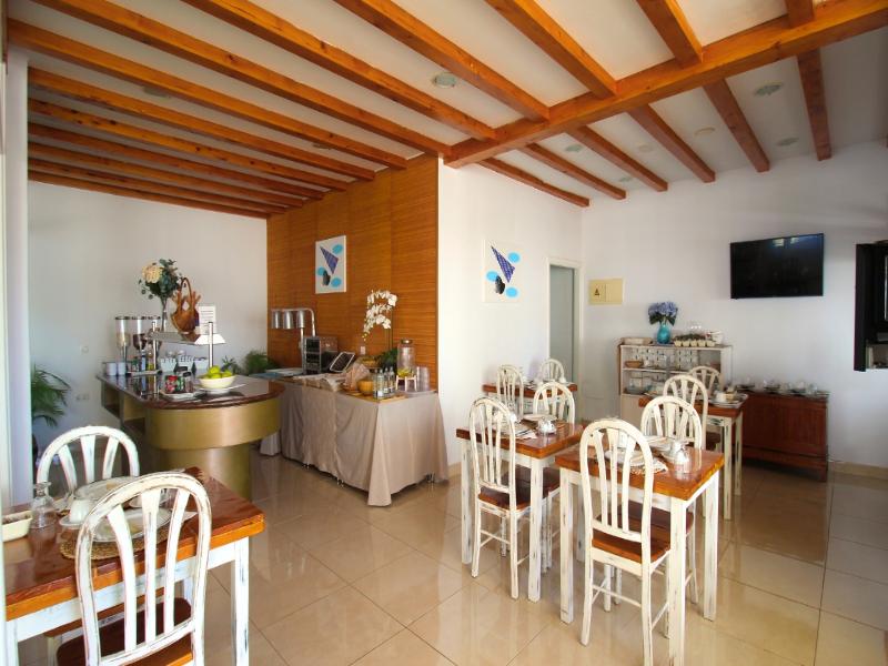Neptuno Suites image