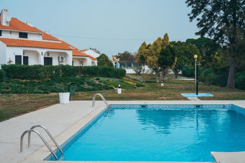 Apartamentos Vale de Carros by Portugalferias image