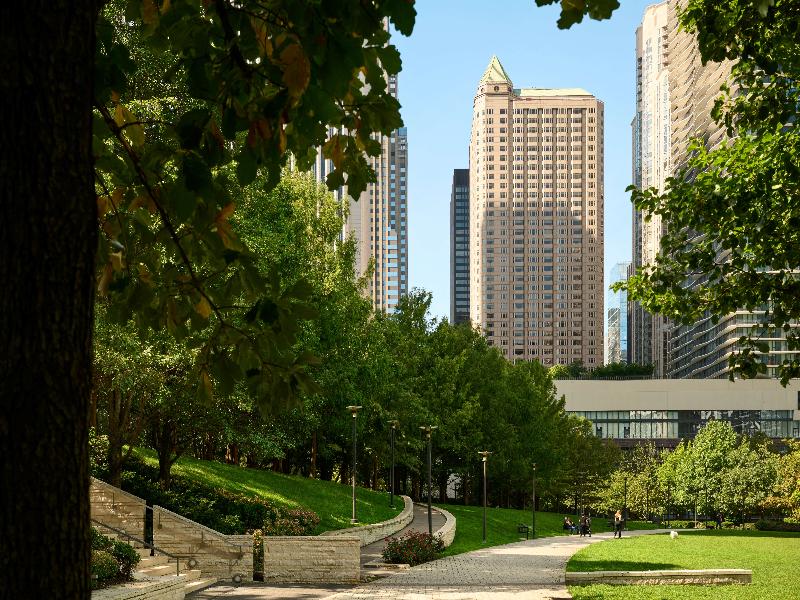 Fairmont Chicago at Millennium Park image