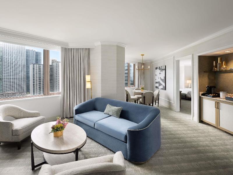 Fairmont Chicago at Millennium Park image