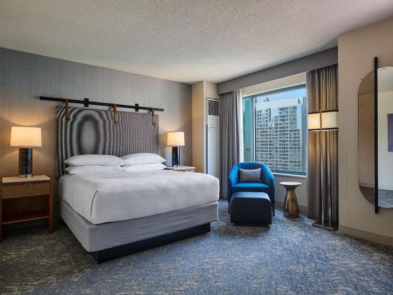 Sheraton Grand Chicago image