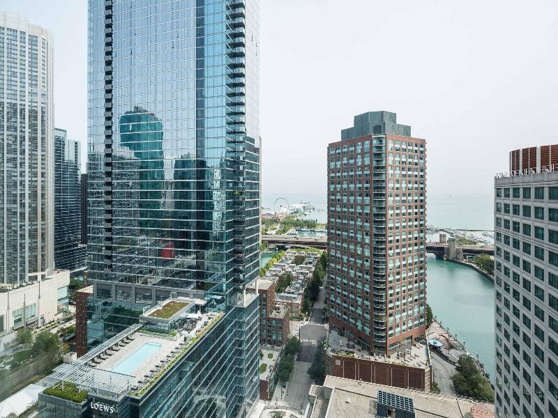 Sheraton Grand Chicago image