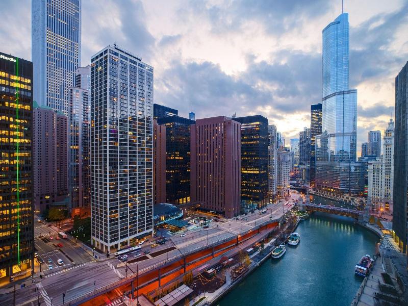 Sheraton Grand Chicago image