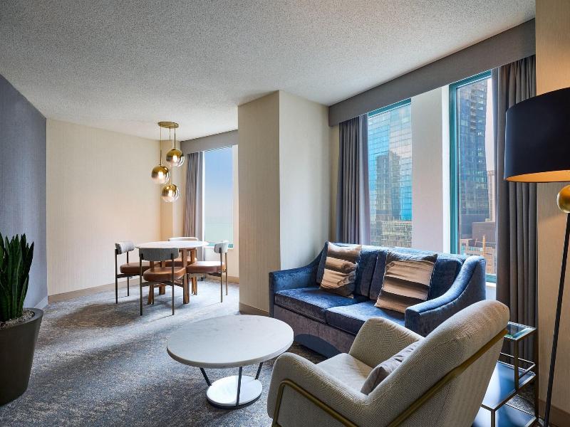 Sheraton Grand Chicago image