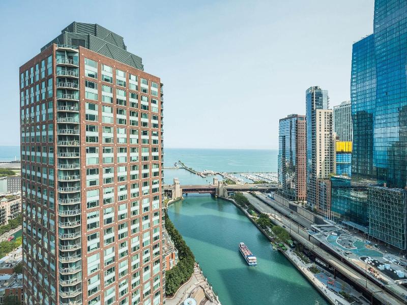 Sheraton Grand Chicago image
